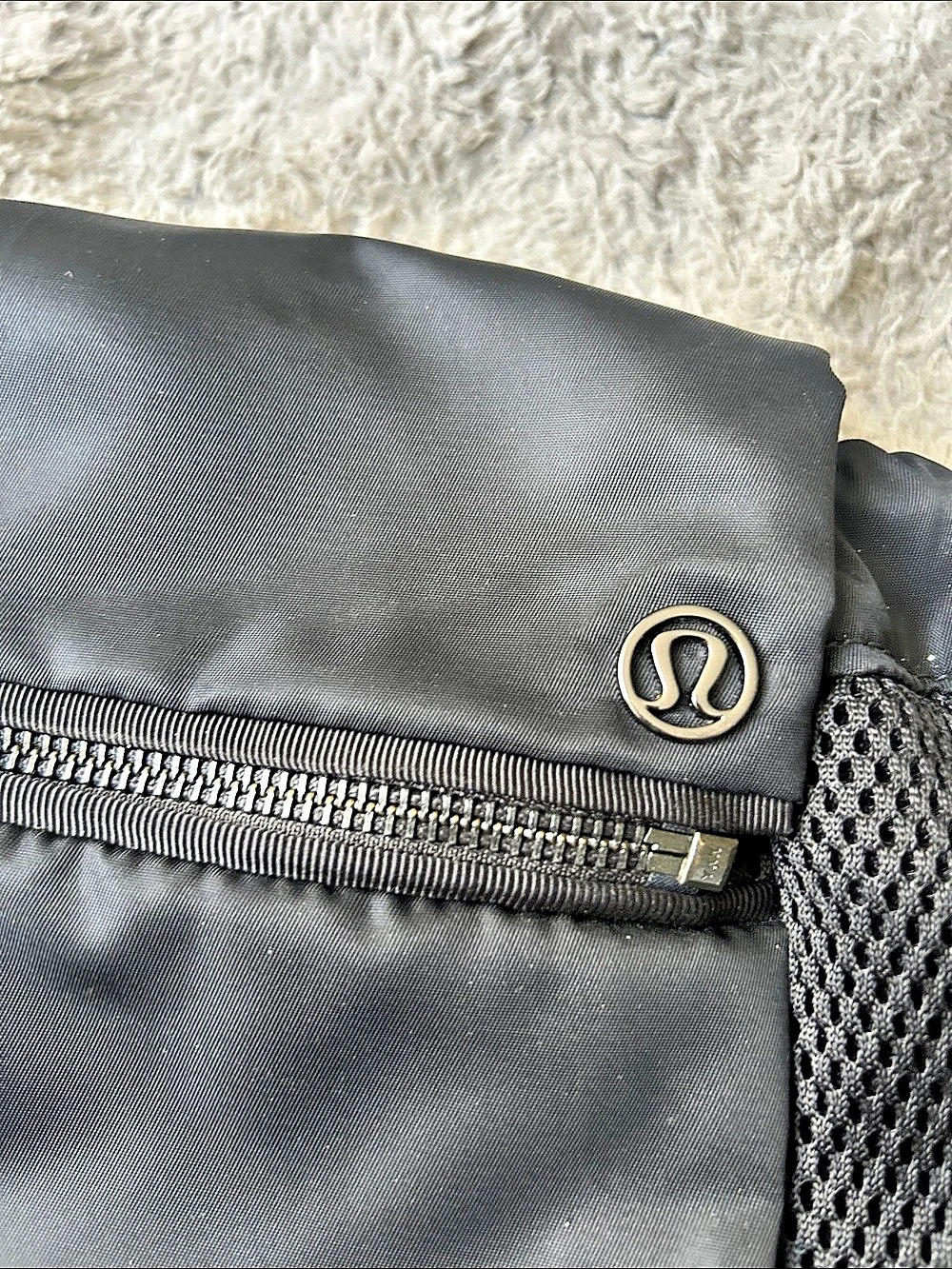 lululemon Drawstring Backpack Black - Picture 3 of 4